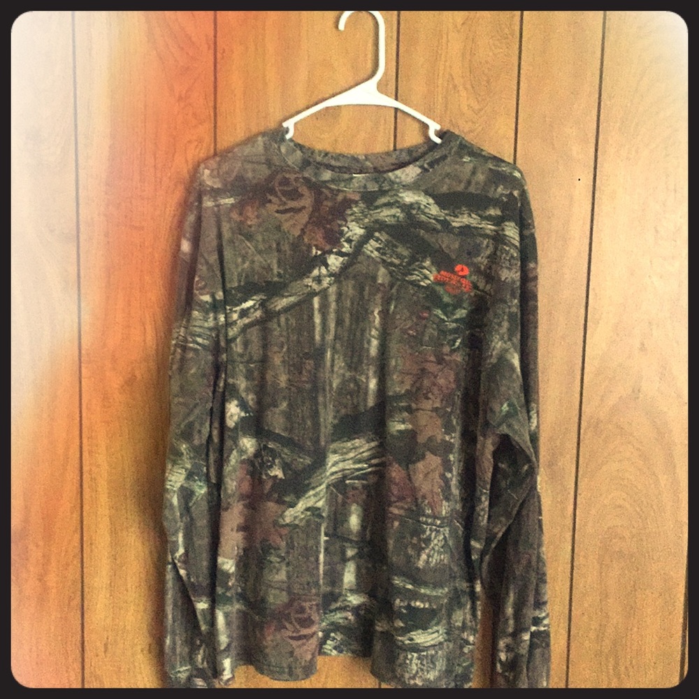 Long sleeve hunter camouflage shirt.